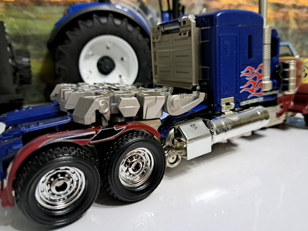 Трансформер Optimus Prime  Высота трансформера 30 см Киев - изображение 5