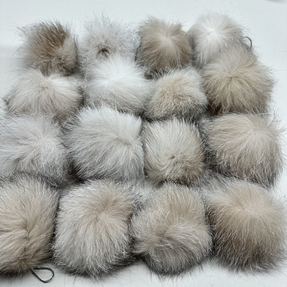 Помпони з натурального хутра блюфрост Бежевий Харків - фото 5