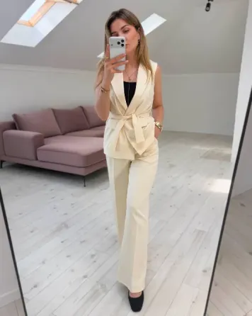 Костюм, который можно носить вместе или разделять - и каждый раз выглядит по-другому Одесса