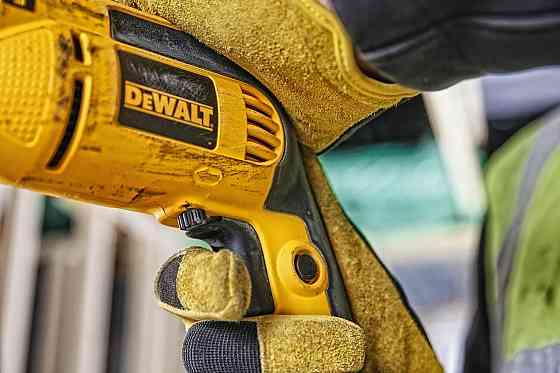 Дриль мережева ударна DeWALT DWD024 Київ