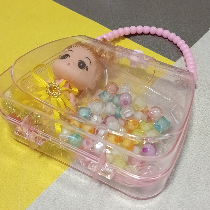 Кукла в сумочке в наборе с бисером для браслета. Киев - изображение 1