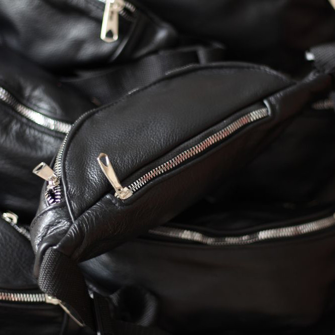 Чорна шкіряна сумка бананка, Бананка для хлопців, Чоловіча сумка бананка Зручна чорна QY-80 Львів - фото 2