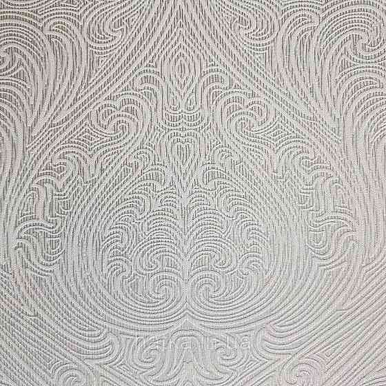 Шпалери метрові вінілові на флізелін Villa Marburg Lombardi вензель великий структурний сріблясті на білому Київ