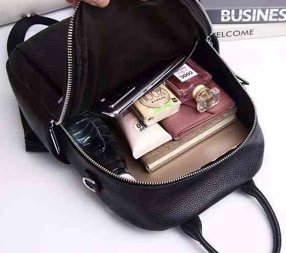 Женский рюкзак кожаный городской с ремешком 23х30х11, сумка на спину для учебы, черная Киев