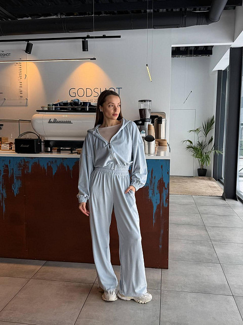 Женский повседневный велюровый костюм двойка: кофта и штаны плотный турецкий велюр Голубой, 48/52 Одесса - изображение 9