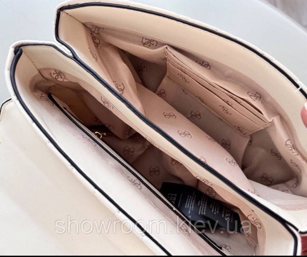 Жіноча сумочка Guess на плече (787080) біла Київ - фото 4