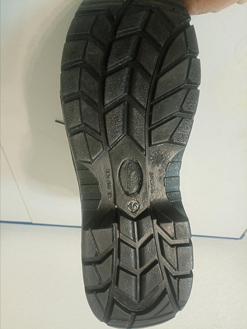 Утеплені робочі Гомілкові черевики (берці) з пресованої шкіри з металевим носком Киев - изображение 3