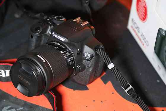 Професійний фотоапарат Canon EOS 700D Дзеркалка. Повний комплект. Харків