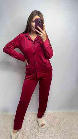 Костюм из плюшевого велюра на пуговицах с двумя карманами Вишневый S Харьков