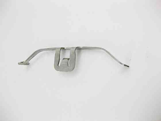 Mercedes-Benz  A0009934607 Утримуюча скоба - пружина скоби переднього гальмівного супорта E-Class W212 C207 C-Class W204 CLS C218 Одесса