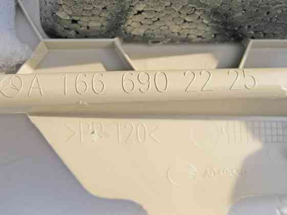 Mercedes-Benz  A1666902225 8N84 Обшивка правої стійки "D" бежева GL X166 Одесса