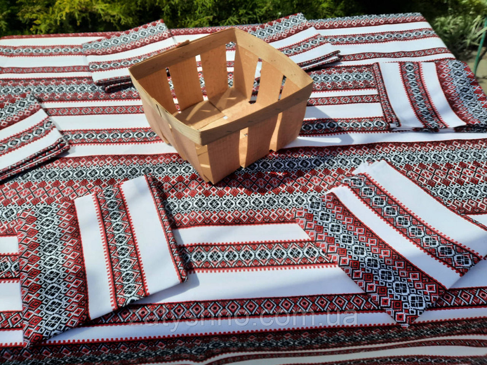 Вышитая скатерть на хлопке красная Киев - изображение 1