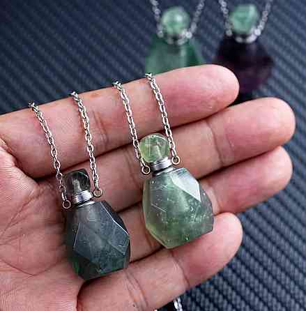 Підвіска з натурального флюориту у формі флакона на ланцюжку Київ