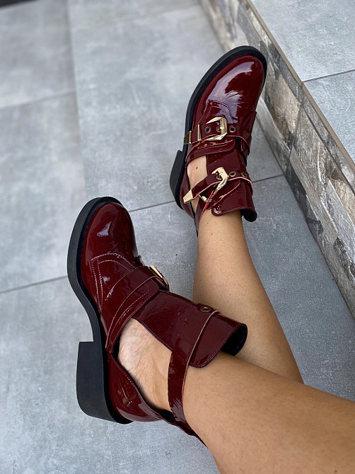 Жіночі черевики бордові з натуральної лакованої шкіри весна-осінь демісезонні з байковою підкла Коломия - фото 5