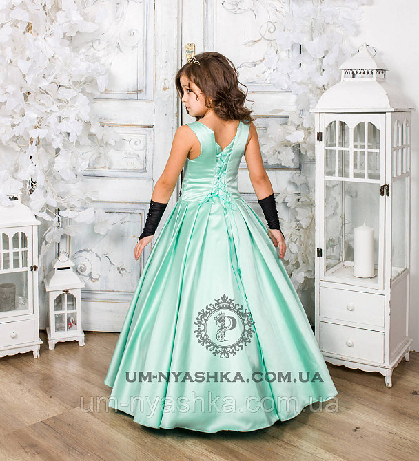 Шикарное длинное платье с черным купоном на 6-8 лет Кривой Рог - изображение 3