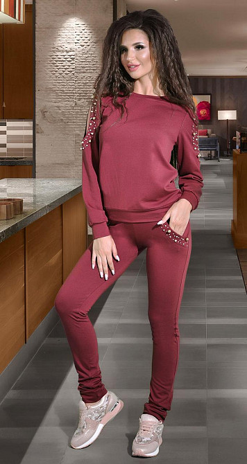 Красивый костюм с жемчужинами (42) Киев - изображение 1