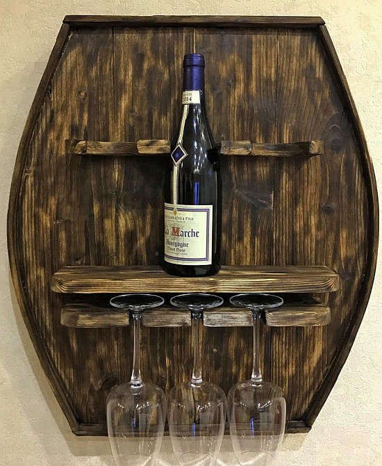 Настенная винная полка 