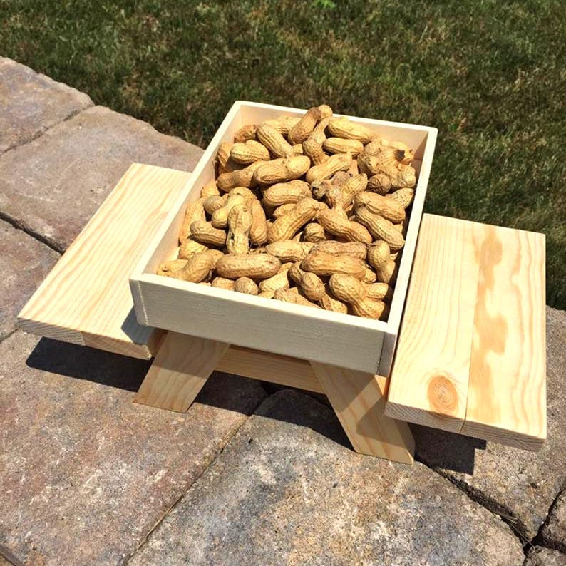 Кормушка для белок 