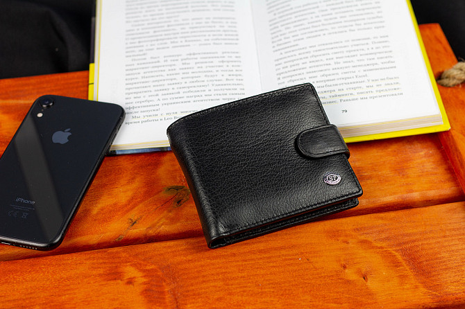 Чорне чоловіче портмоне з натуральної шкіри з фіксацією ST Leather ST103 Київ - фото 8