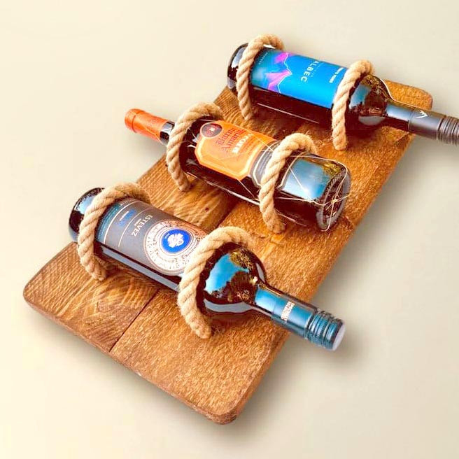 Настенная винная полка 