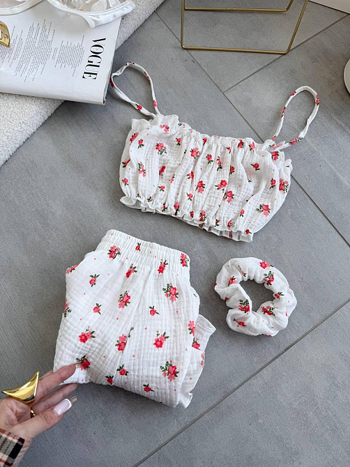 Женская нежная принтованная пижама: топ и шорты + резинка для волос натуральный муслин Молочный 2 Одесса - изображение 6