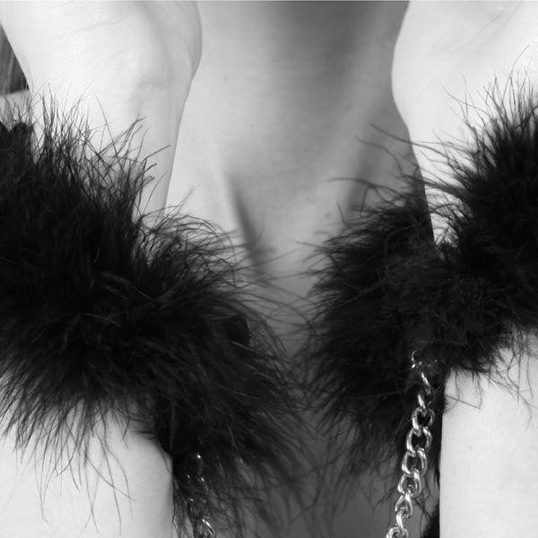 Пухнасті наручники Bijoux Indiscrets Za za zu - feahter handcuffs, пір'яні, подарункова упаковка Sex Aura Київ - фото 2