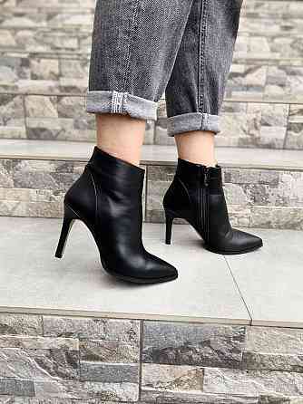 Nivelle Черевики жіночі NIVELLE чорні натуральна шкіра 38р. каблук 10см (5411/91-9535) Коломия