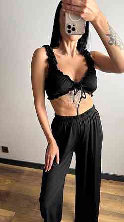 Жіноча піжама-двійка: топ і штани з романтичними рюшами рубчик Чорний Одеса