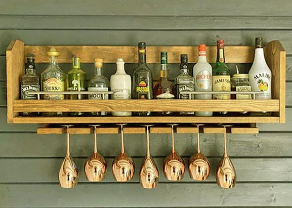 Настенная винная полка 