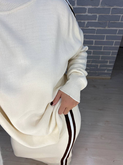 Костюм женский My fashion 2024402 свитер оверсайз и длинная юбка пуговицы вязка полоса one size молочный, молочний, one size Киев - изображение 5