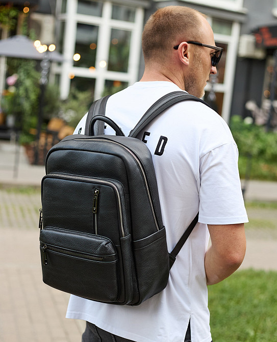 Чорний чоловічий рюкзак з натуральної шкіри для роботи та подорожей Київ - фото 9