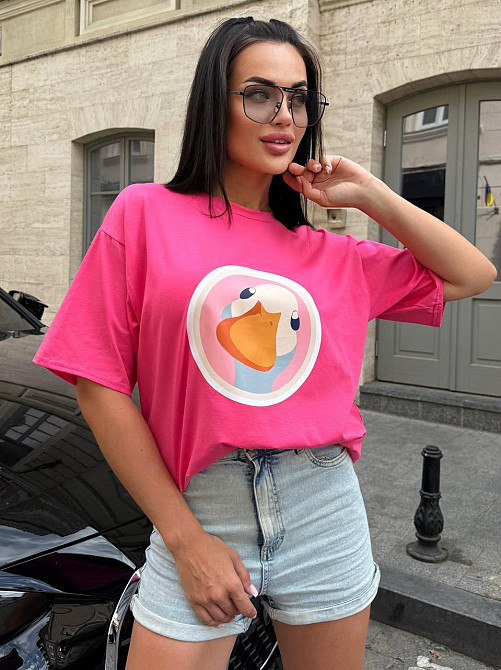 Жіноча подовжена оверсайз футболка з милим принтом турецький кулір Одеса - фото 4