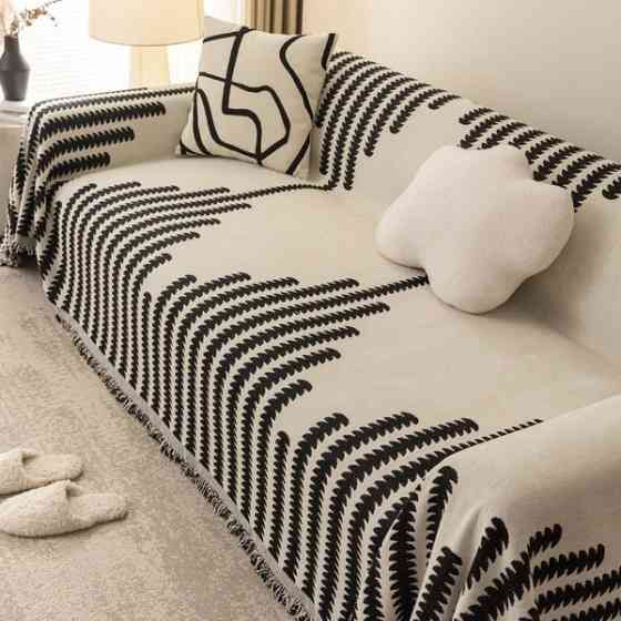 Плед покрывало для дивана и кровати,чехол накидка для мягкой мебели 180х230 см,бело-черный с узором Каменец-Подольский