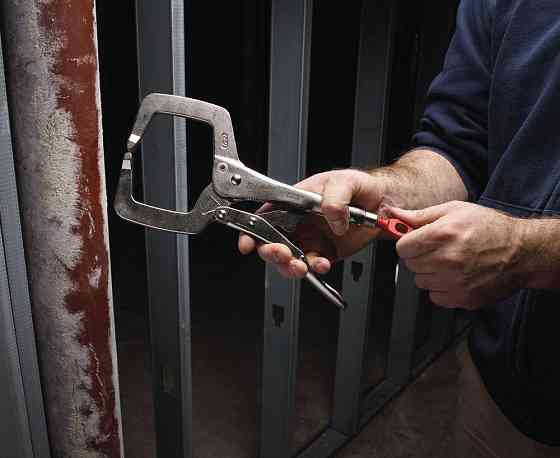 НЕМАЄ В НАЯВНОСТІ Струбцина Torque Lock MILWAUKEE, 101,6мм, (неподвижные губки) Одесса