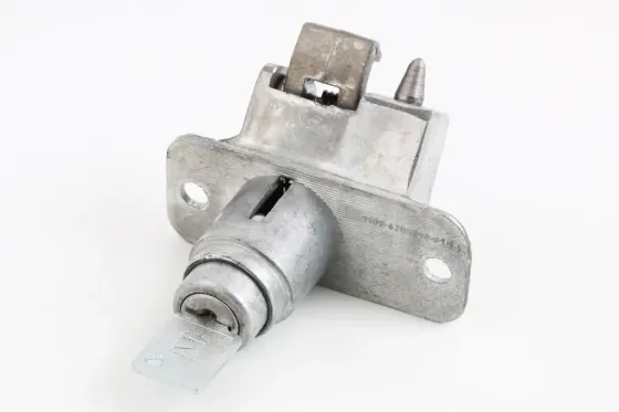 Замок багажника Таврія з 1 ключем з захисною шторкою (ключ ЗАЗ) Вінниця