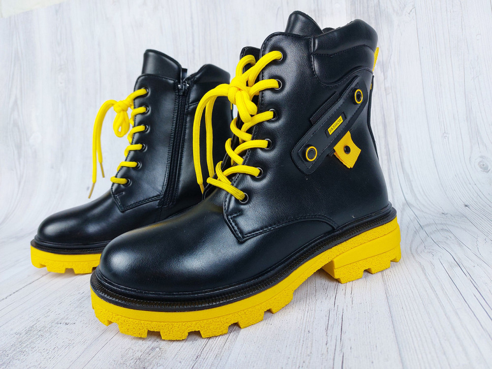 Детские демисезонные черные ботинки для девочек с тракторной желтой подошвой с желтыми шнурками 35,36 Николаев - изображение 4