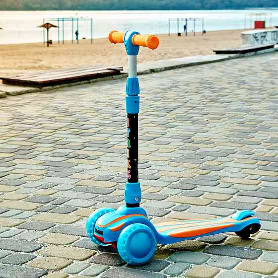 Детский складной трехколесный самокатSPORT KIDS 2585 с подсветкой колес Голубой Каменец-Подольский