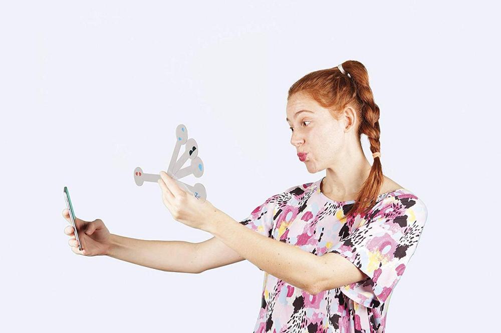 Реквізит для Selfie 