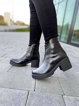 Жіночі туфлі D and V чорні натуральна шкіра зима висота 12см каблук 7см (2513) 38р.40р. Коломия