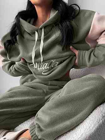 Жіночий теплий костюм з вишивкою Одеса