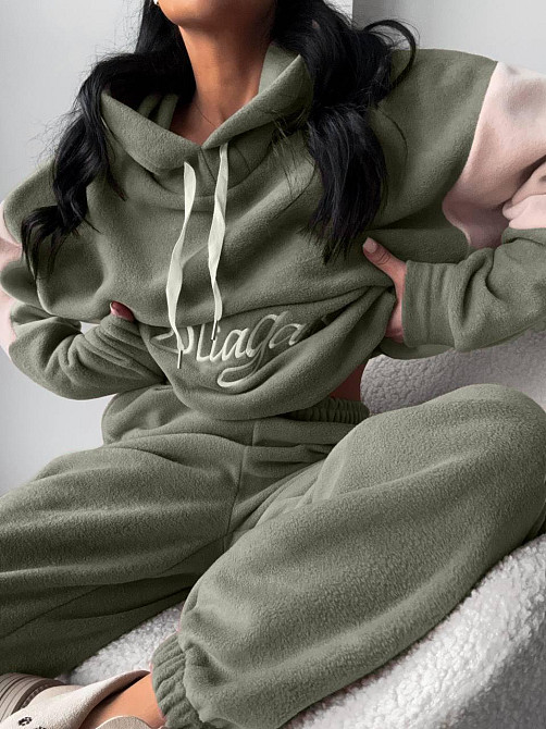 Жіночий теплий костюм з вишивкою Одеса - фото 3