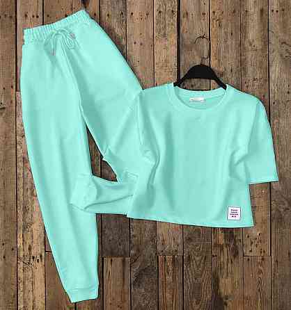 Жіночий прогулянковий костюм двійка: укорочена футболка + джогери двонитка Одеса