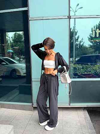 Жіночий стильний костюм-двійка: худі на блискавці та штани турецький велюр Чорний Одеса