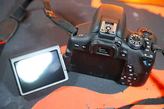 Дзеркальний фотоапарат Canon EOS 750D WiFi + Об'єктив 18-135 STM Дзеркалка.Комплект. Б\У Харків