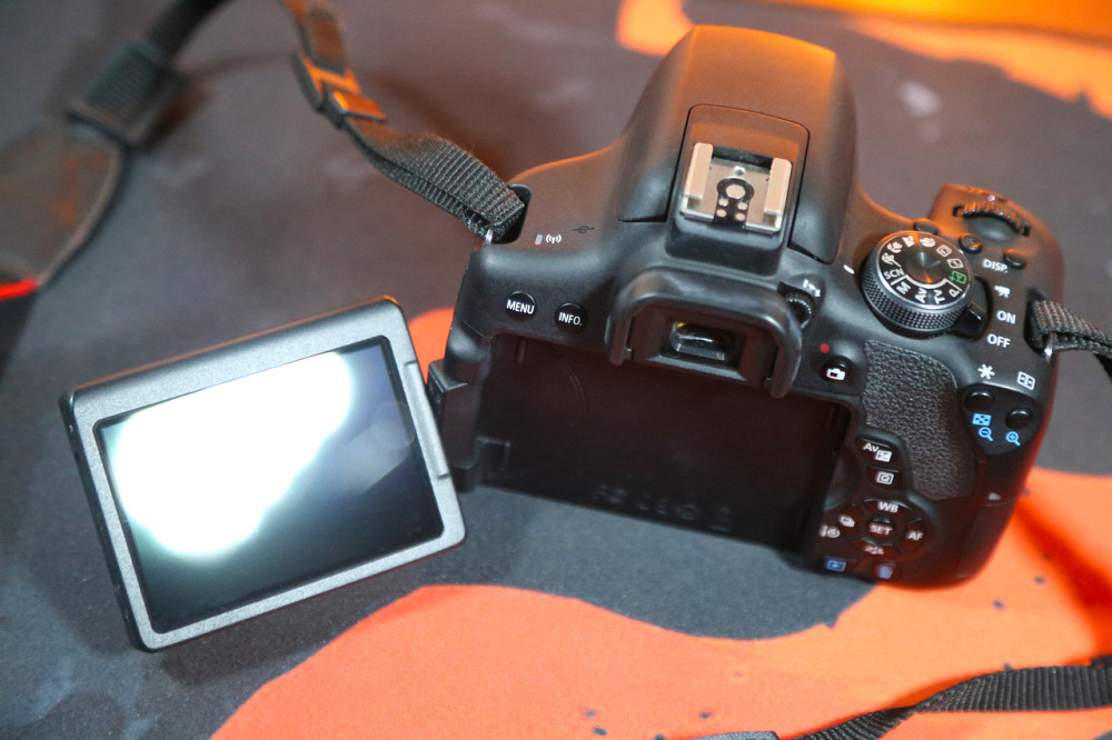 Дзеркальний фотоапарат Canon EOS 750D WiFi + Об'єктив 18-135 STM Дзеркалка.Комплект. Б\У Харків - фото 4