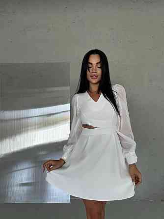 Жіноча елегантна сукня з асиметричним ефектним вирізом і шифоновими рукавами костюмка Білий, 44 Одеса