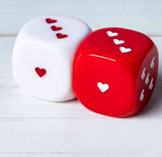 Гральні кубики з сердечками 2,5 см, набір 2 шт, романтичні кубики для гри Київ
