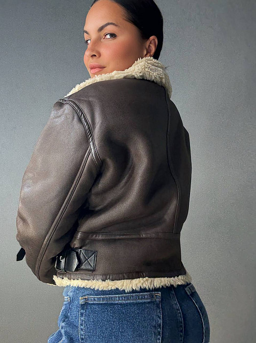 Дублянка жіноча Aftf Basic 2418 коротка косуха з бежевим хутром коричнева, коричневий, S Київ - фото 16