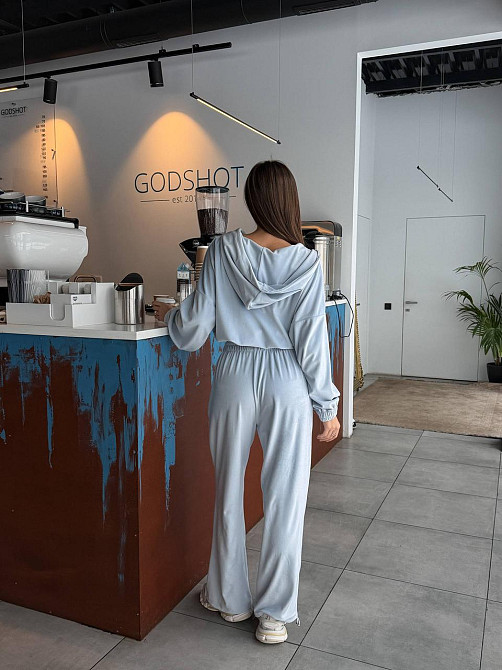 Женский повседневный велюровый костюм двойка: кофта и штаны плотный турецкий велюр Голубой, 48/52 Одесса - изображение 7