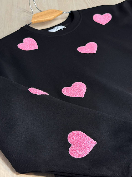 Свитшот женский W 2975 оверсайз с объемными сердцами, черный, one size Киев - изображение 17